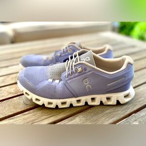 On Cloud slip on running shoes- size 7.5. Gently used - only worn 5-10x.